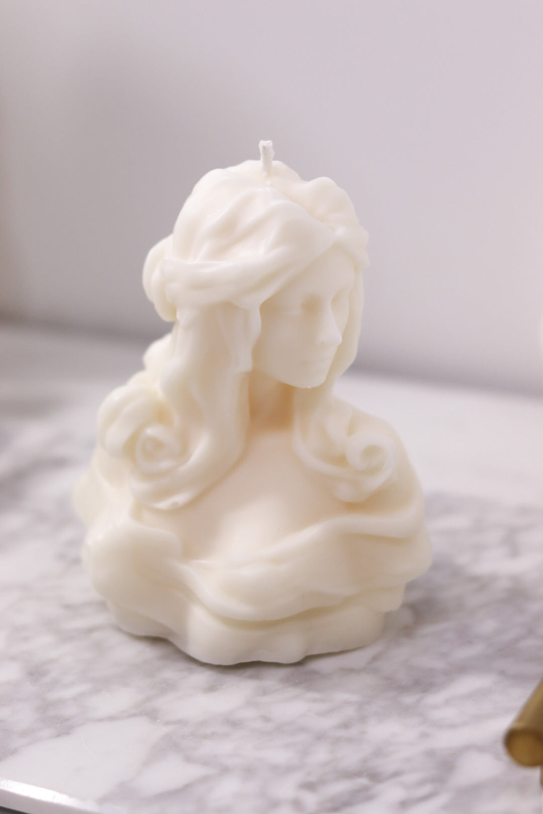 Isabella Candle